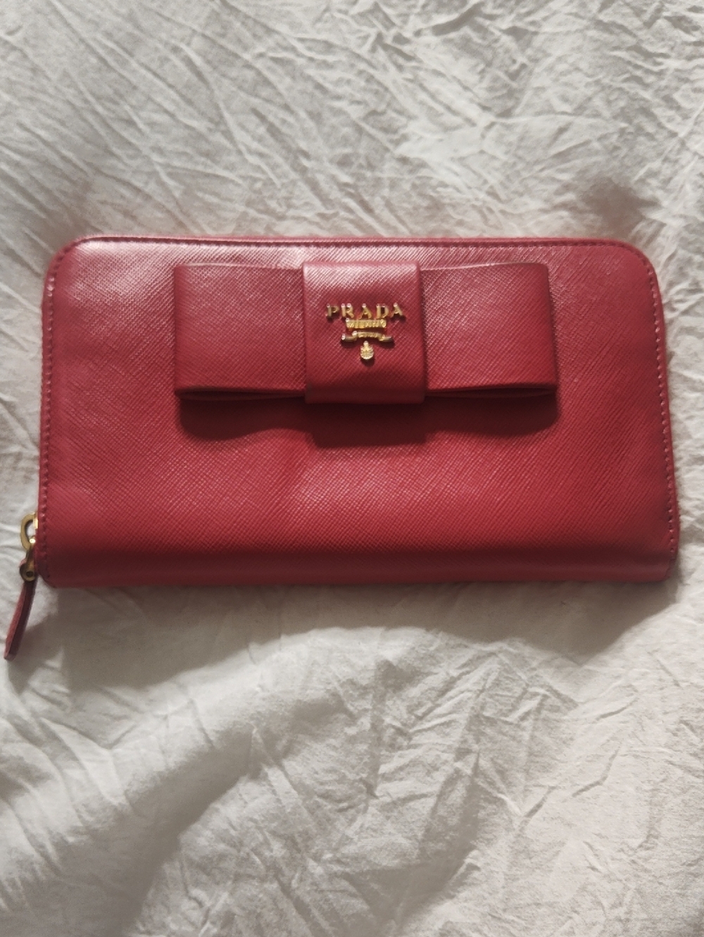 Authentic Prada Pink Saffiano Leather Bow Zip-Around Wallet  Retail $1300